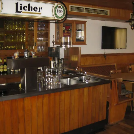 Zur Linde 2*